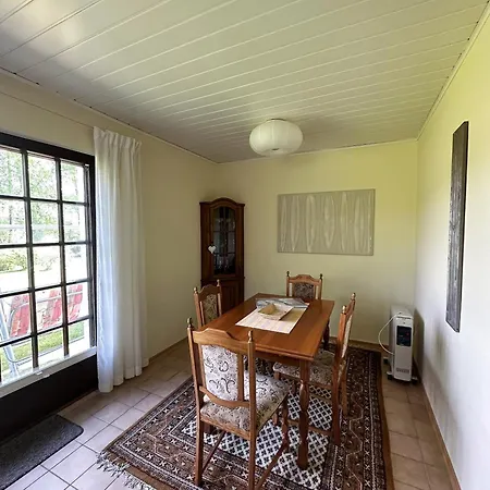 Am Auf Grossem Grundstueck, Kaminofen Feriehus *