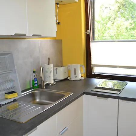 Am Auf Grossem Grundstueck, Kaminofen