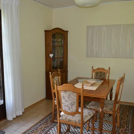 Am Auf Grossem Grundstueck, Kaminofen *