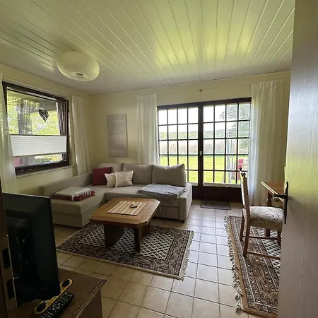 Am Auf Grossem Grundstueck, Kaminofen Feriehus *